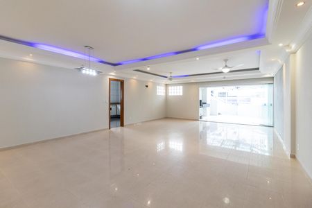 Apartamento para alugar com 3 quartos, 285m² em Canto do Forte, Praia Grande