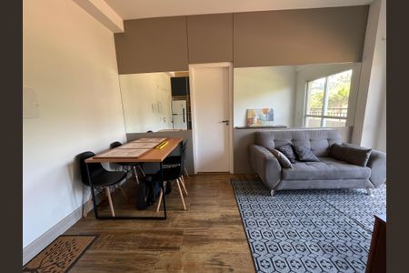 Sala de apartamento para alugar com 1 quarto, 42m² em Granja Viana, Cotia