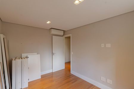 Apartamento à venda com 142m², 4 quartos e 2 vagas