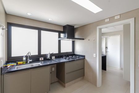 Apartamento à venda com 142m², 4 quartos e 2 vagas