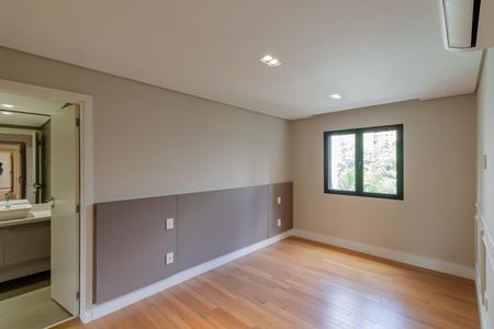 Apartamento à venda com 142m², 4 quartos e 2 vagas