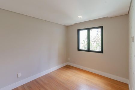 Apartamento à venda com 142m², 4 quartos e 2 vagas