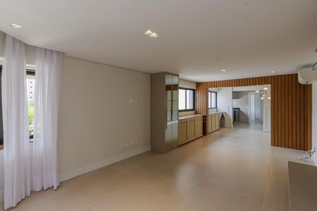 Apartamento à venda com 4 quartos, 142m² em Vila Uberabinha, São Paulo