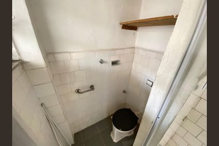 Apartamento à venda com 58m², 2 quartos e sem vaga Apartamento à venda com 58m², 2 quartos e sem vagaBanheiro de serviço