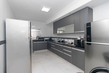 Casa à venda com 280m², 4 quartos e 4 vagasCozinha