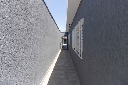 Casa à venda com 280m², 4 quartos e 4 vagasCorredor externo