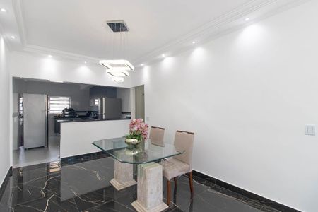 Casa à venda com 280m², 4 quartos e 4 vagasSala de Jantar