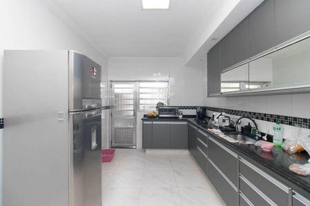 Casa à venda com 280m², 4 quartos e 4 vagasCozinha