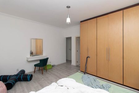 Casa à venda com 280m², 4 quartos e 4 vagasQuarto Suíte