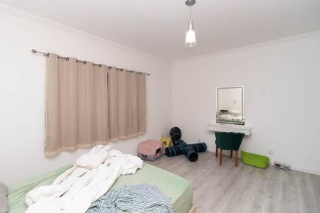 Casa à venda com 280m², 4 quartos e 4 vagasQuarto Suíte