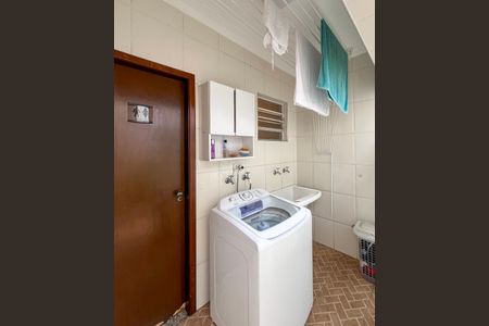 Casa à venda com 200m², 3 quartos e 3 vagasÁrea de Serviço