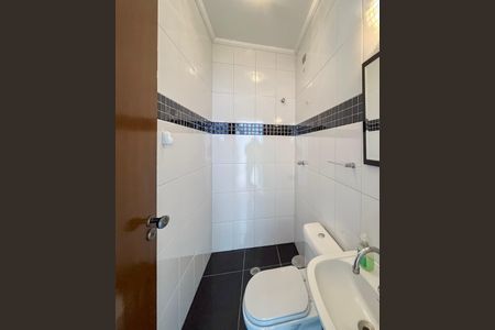 Casa à venda com 200m², 3 quartos e 3 vagasBanheiro 2