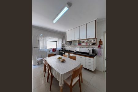 Casa à venda com 200m², 3 quartos e 3 vagasCozinha