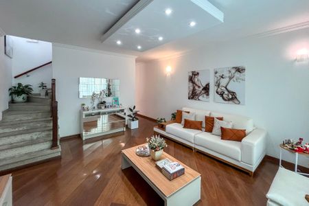 Casa à venda com 200m², 3 quartos e 3 vagasSala