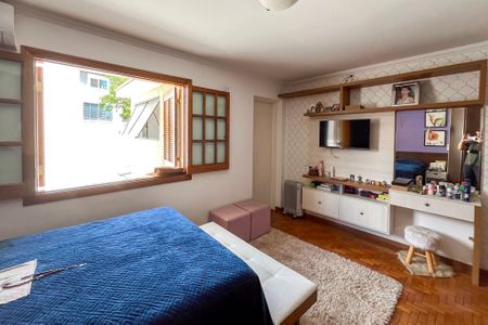 Casa à venda com 200m², 3 quartos e 3 vagasSuite 