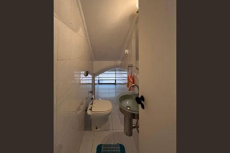 Casa à venda com 200m², 3 quartos e 3 vagasLavabo