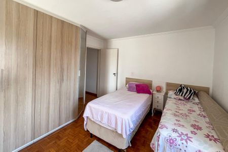 Casa à venda com 200m², 3 quartos e 3 vagasQuarto 2