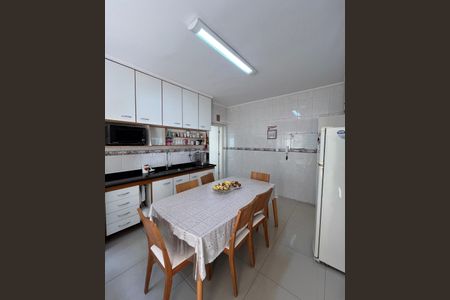 Casa à venda com 200m², 3 quartos e 3 vagasCozinha