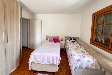 Casa à venda com 200m², 3 quartos e 3 vagasQuarto 2