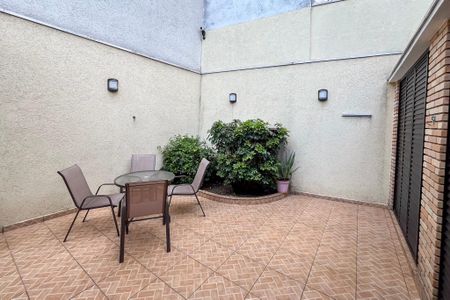 Casa à venda com 200m², 3 quartos e 3 vagasQuintal