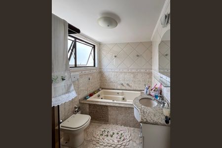 Casa à venda com 200m², 3 quartos e 3 vagasBanheiro da Suite 