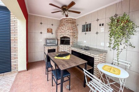 Casa à venda com 200m², 3 quartos e 3 vagasChurrasqueira