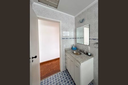 Casa à venda com 200m², 3 quartos e 3 vagasBanheiro