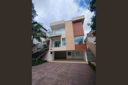 Casa de condomínio para alugar com 460m², 3 quartos e 6 vagasFachada