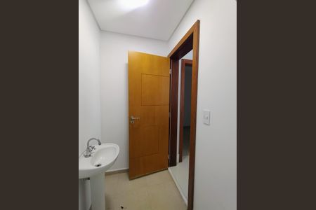 Casa de condomínio para alugar com 460m², 3 quartos e 6 vagasBanheiro de serviço