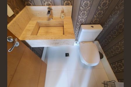 Casa de condomínio para alugar com 460m², 3 quartos e 6 vagasLavabo