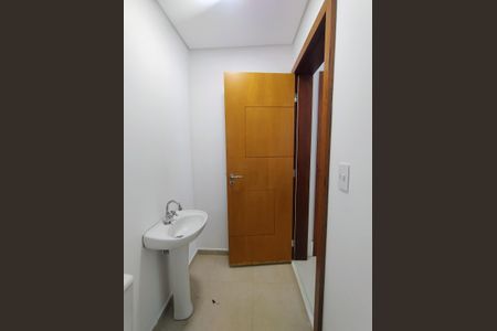 Casa de condomínio para alugar com 460m², 3 quartos e 6 vagasBanheiro de serviço