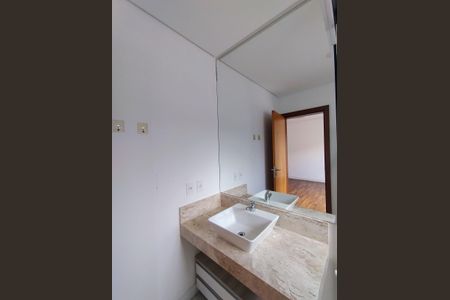 Casa de condomínio para alugar com 460m², 3 quartos e 6 vagasSuíte 2 Banheiro