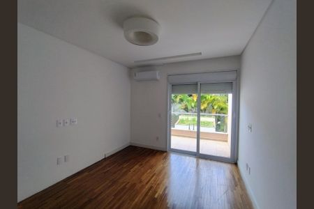 Casa de condomínio para alugar com 460m², 3 quartos e 6 vagasSuíte 4