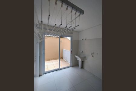 Casa de condomínio para alugar com 460m², 3 quartos e 6 vagasÁrea de Serviço