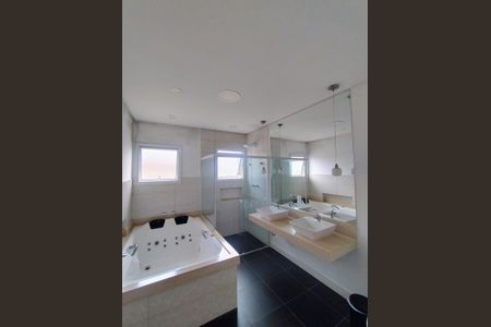 Casa de condomínio para alugar com 460m², 3 quartos e 6 vagasSuíte 1 Banheiro 