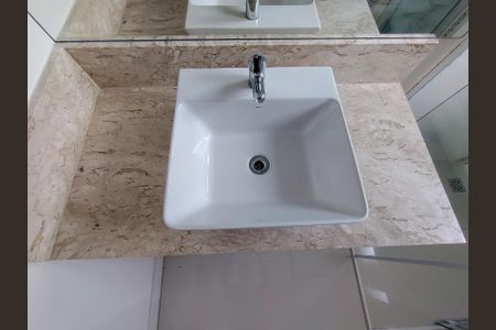 Casa de condomínio para alugar com 460m², 3 quartos e 6 vagasSuíte 2 Banheiro