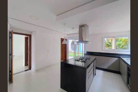 Casa de condomínio para alugar com 460m², 3 quartos e 6 vagasCozinha 
