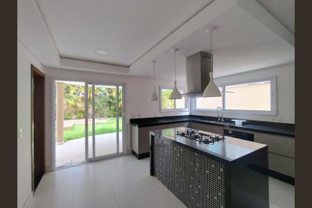 Casa de condomínio para alugar com 460m², 3 quartos e 6 vagasCozinha 