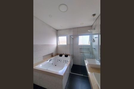 Casa de condomínio para alugar com 460m², 3 quartos e 6 vagasSuíte 1 Banheiro 