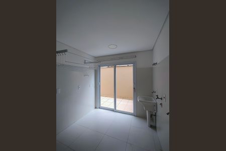 Casa de condomínio para alugar com 460m², 3 quartos e 6 vagasÁrea de Serviço