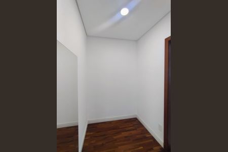Casa de condomínio para alugar com 460m², 3 quartos e 6 vagasSuíte 4 Closet