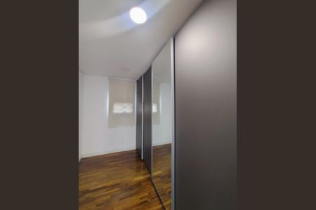 Casa de condomínio para alugar com 460m², 3 quartos e 6 vagasSuíte 1 Closet 