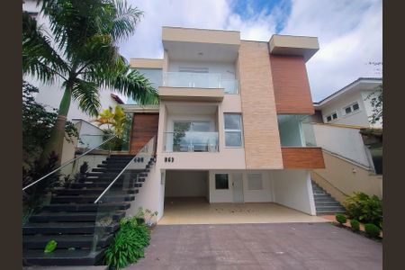 Casa de condomínio para alugar com 460m², 3 quartos e 6 vagasFachada