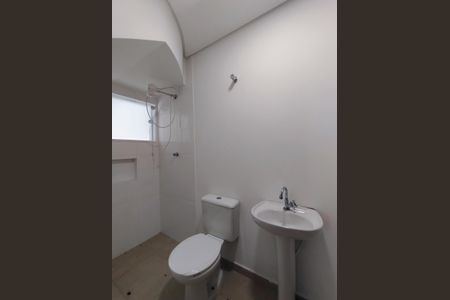 Casa de condomínio para alugar com 460m², 3 quartos e 6 vagasBanheiro de serviço