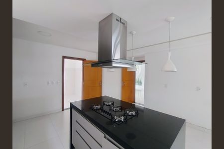 Casa de condomínio para alugar com 460m², 3 quartos e 6 vagasCozinha 