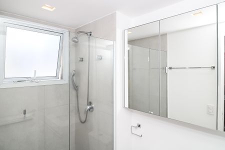 Apartamento à venda com 100m², 2 quartos e 3 vagasBanheiro da Suíte 1