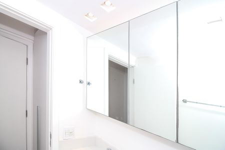 Apartamento à venda com 100m², 2 quartos e 3 vagasBanheiro da Suíte 2