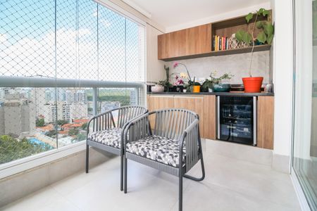 Apartamento à venda com 100m², 2 quartos e 3 vagasVaranda