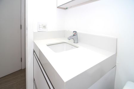 Apartamento à venda com 100m², 2 quartos e 3 vagasBanheiro da Suíte 2