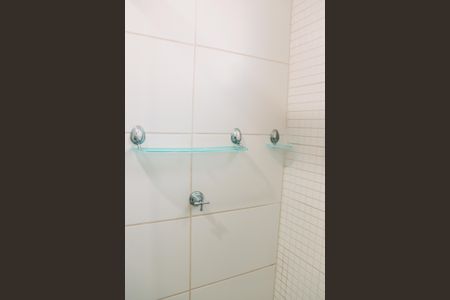 Apartamento para alugar com 70m², 2 quartos e 1 vaga Apartamento para alugar com 70m², 2 quartos e 1 vagaBanheiro da Suíte